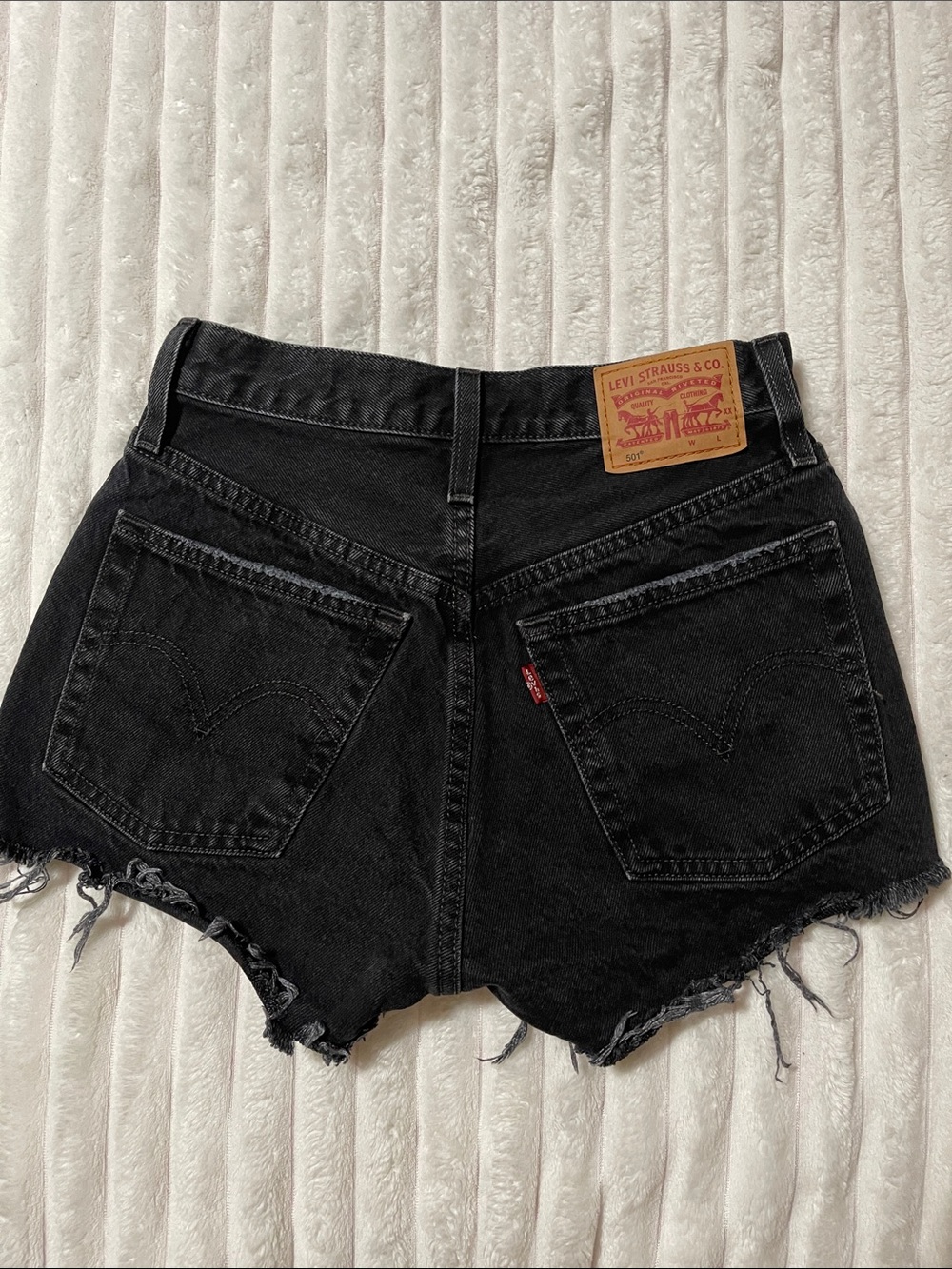 Levis 501 Shorts | Size 24